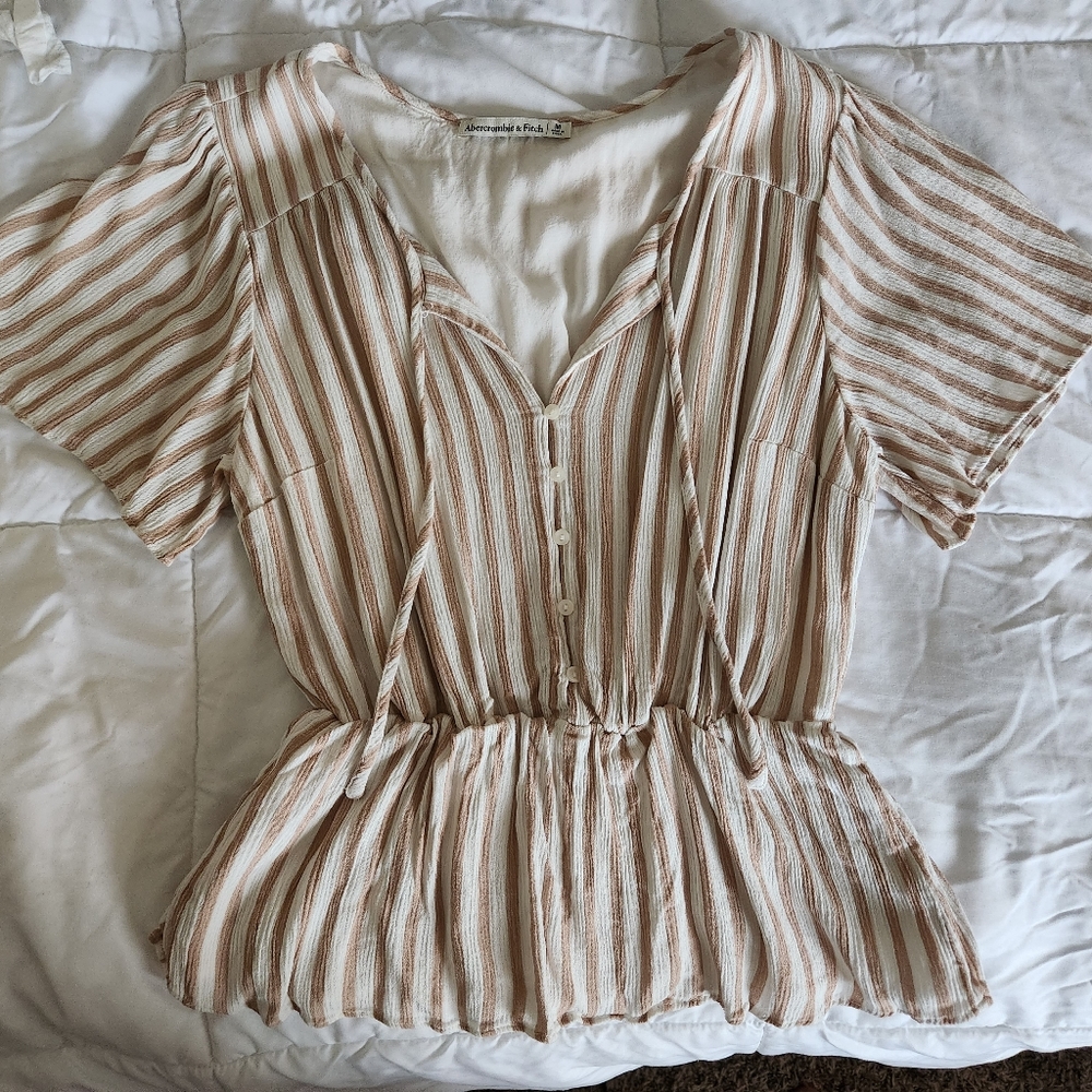 Medium Abercrombie & Fitch White and Tan stripped blouse